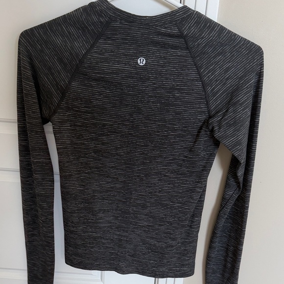 Lululemon swiftly tech long sleeve 2.0 - Picture 3 of 3